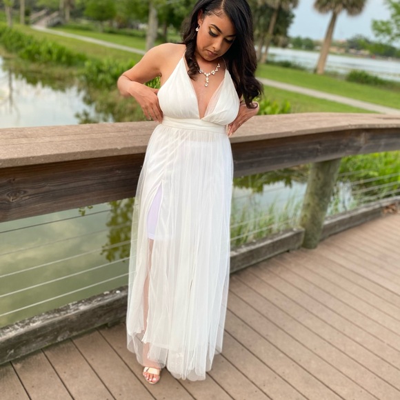 White prom/ event dress with slits, size small & worn 2 times - Picture 9 of 12